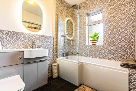 5 bedroom Semi-detached house for sale in Brinsmead Road, Knighton, Leicester