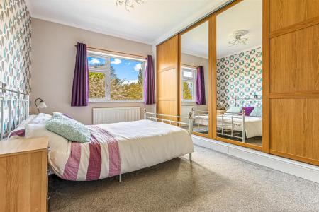 5 bedroom Semi-detached house for sale in Brinsmead Road, Knighton, Leicester