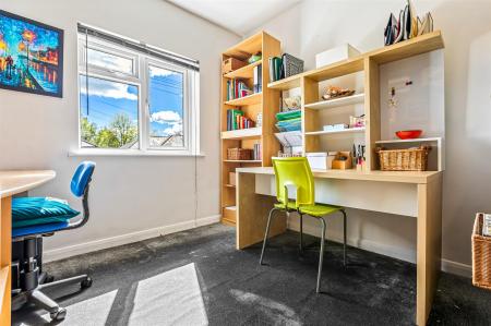 5 bedroom Semi-detached house for sale in Brinsmead Road, Knighton, Leicester