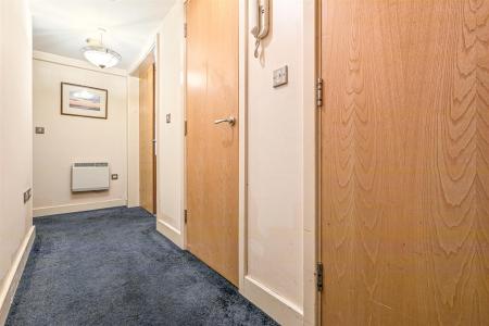 2 bedroom Flat for sale in The Laurels, Knighton Park Road, Leicester
