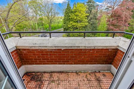 2 bedroom Flat for sale in The Laurels, Knighton Park Road, Leicester