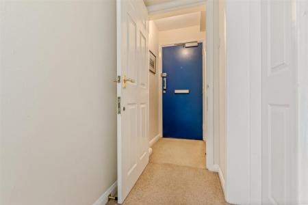 3 bedroom Flat for sale in Dukes Drive, Leicester