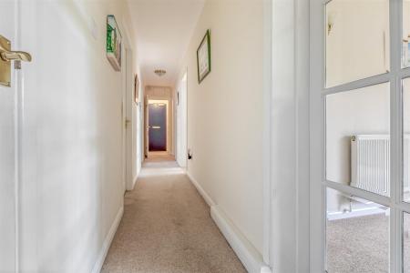 3 bedroom Flat for sale in Dukes Drive, Leicester