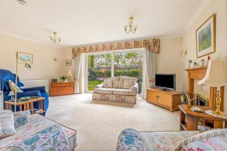 3 bedroom Flat for sale in Dukes Drive, Leicester