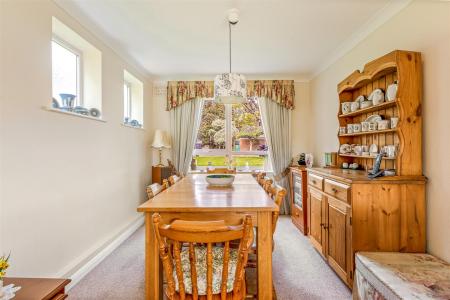 3 bedroom Flat for sale in Dukes Drive, Leicester