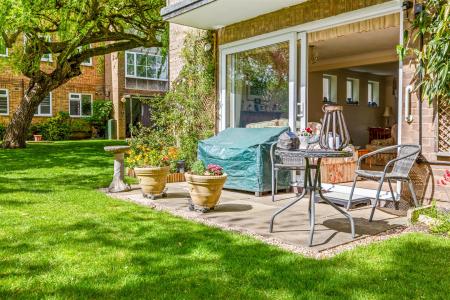 3 bedroom Flat for sale in Dukes Drive, Leicester