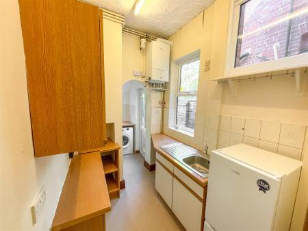 2 bedroom End of terrace house for sale in Cecilia Road, Leicester
