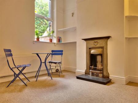 2 bedroom End of terrace house for sale in Cecilia Road, Leicester