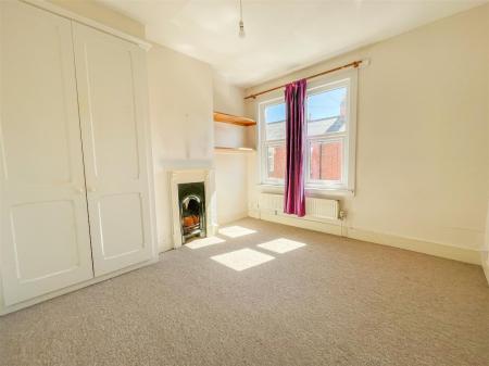 2 bedroom End of terrace house for sale in Cecilia Road, Leicester