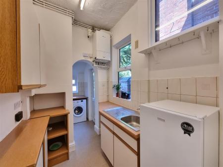 2 bedroom End of terrace house for sale in Cecilia Road, Leicester
