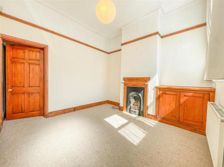 2 bedroom End of terrace house for sale in Cecilia Road, Leicester