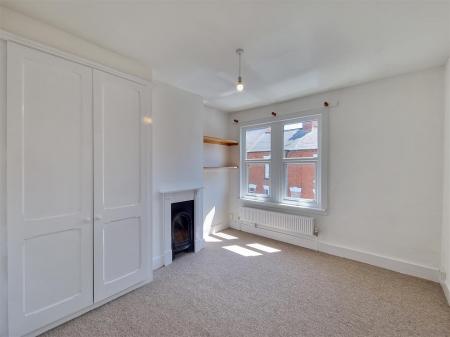 2 bedroom End of terrace house for sale in Cecilia Road, Leicester