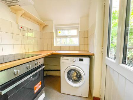 2 bedroom End of terrace house for sale in Cecilia Road, Leicester