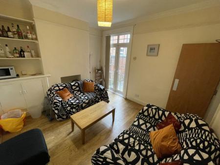 4 bedroom Property to let in Briton Street, Leicester