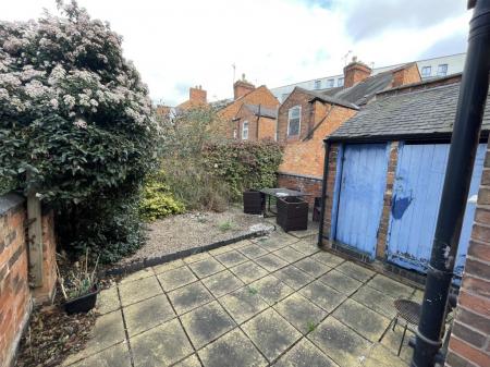 4 bedroom Property to let in Briton Street, Leicester