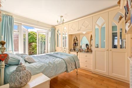 2 bedroom Maisonette for sale in Okehampton Avenue, Leicester