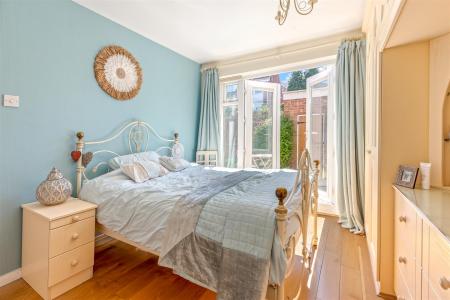 2 bedroom Maisonette for sale in Okehampton Avenue, Leicester