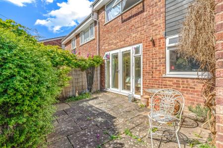 2 bedroom Maisonette for sale in Okehampton Avenue, Leicester