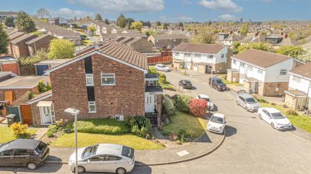 2 bedroom Maisonette for sale in Okehampton Avenue, Leicester