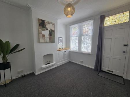 2 bedroom Property to let in Cradock Road, Leicester