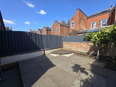 2 bedroom Property to let in Cradock Road, Leicester