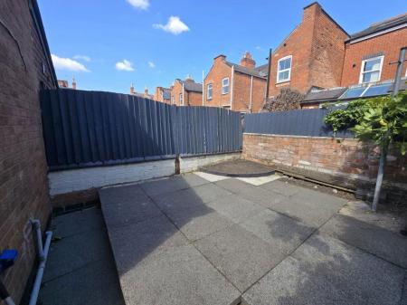 2 bedroom Property to let in Cradock Road, Leicester