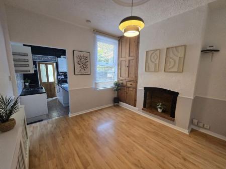 2 bedroom Property to let in Cradock Road, Leicester