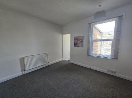 2 bedroom Property to let in Cradock Road, Leicester