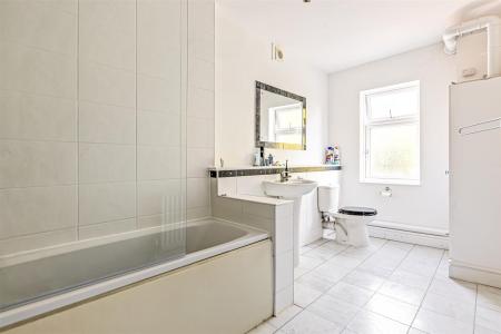 2 bedroom Terraced House for sale in Burns Street, Knighton Fields