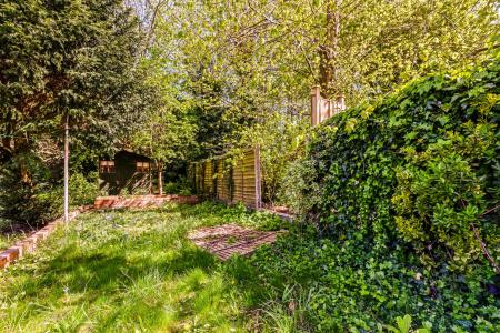 2 bedroom Terraced House for sale in Burns Street, Knighton Fields