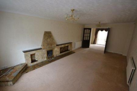 4 bedroom Property to let in Barnstaple Close, Leicester
