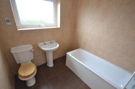 4 bedroom Property to let in Barnstaple Close, Leicester