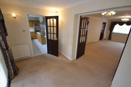 4 bedroom Property to let in Barnstaple Close, Leicester