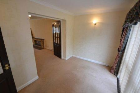 4 bedroom Property to let in Barnstaple Close, Leicester