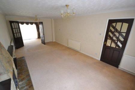 4 bedroom Property to let in Barnstaple Close, Leicester