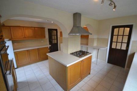 4 bedroom Property to let in Barnstaple Close, Leicester