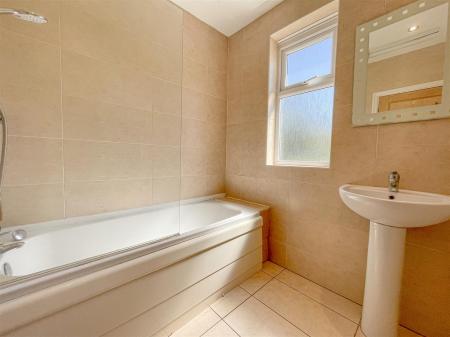 3 bedroom Semi-detached house for sale in Stanfell Road, Leicester