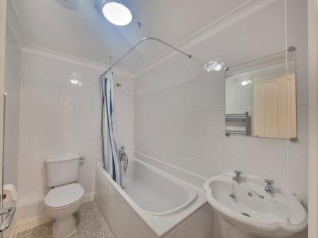 3 bedroom Property to let in Abbey Close, Loughborough