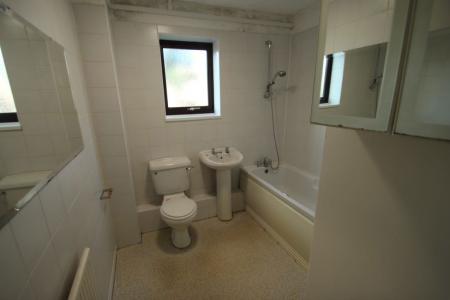 2 bedroom Property to let in Stanley Road, Leicester