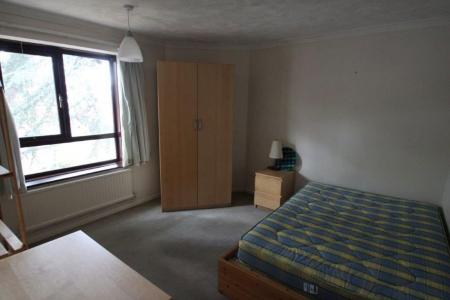 2 bedroom Property to let in Stanley Road, Leicester