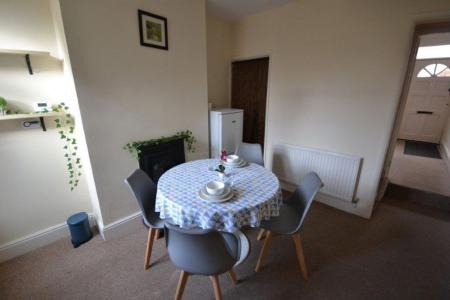 2 bedroom Property to let in Leopold Road, Leicester