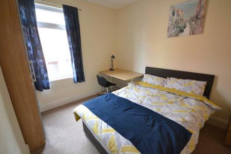 2 bedroom Property to let in Leopold Road, Leicester