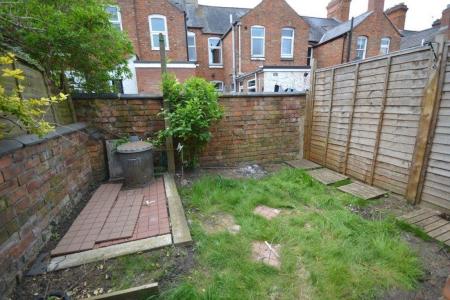 2 bedroom Property to let in Cradock Road, Leicester