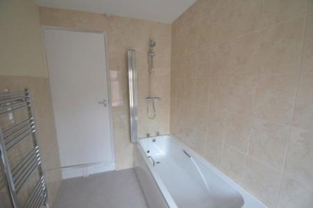 2 bedroom Property to let in Cradock Road, Leicester