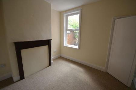 2 bedroom Property to let in Cradock Road, Leicester