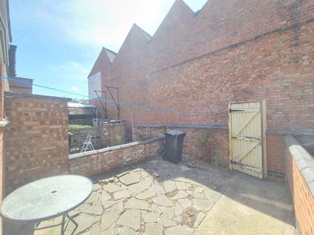 3 bedroom Property to let in St Leonards Road, Leicester