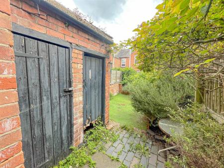 2 bedroom Terraced House for sale in Bulwer Road, Leicester
