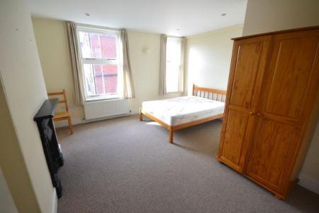 1 bedroom Property to let in Victoria Park Road, Leicester