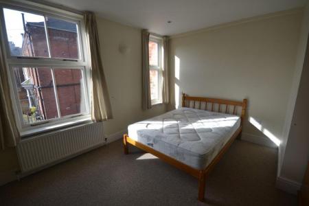 1 bedroom Property to let in Victoria Park Road, Leicester