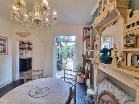 3 bedroom Terraced House for sale in Knighton Fields Road West, Leicester
